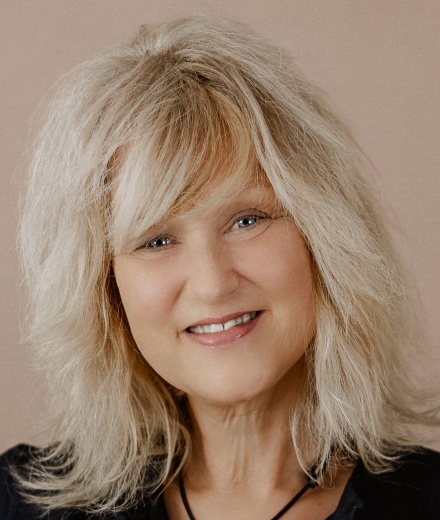 Engelmedium Rija